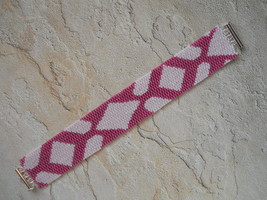 Bracelet: Shades of Pink, Ethnic Geometric Motif, Peyote Stitch, Tube Clasp - $39.00
