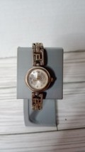 Rumours Women&#39;s Snap Clasp Metal Band Watch -  Scratched Face - $88.55 MXN