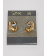 Trifari Gold Tone Faux Pearl Earrings - €20,69 EUR