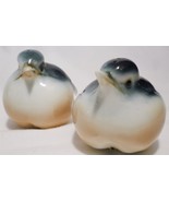 VINTAGE PORCELAIN BLUE JAY ROBIN SALT &amp; PEPPER SHAKER SET - £12.55 GBP