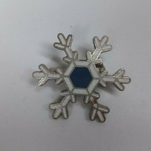 Vintage White Snowflake With Blue Center Christmas Lapel Hat Pin - £4.26 GBP