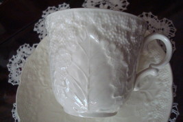 Old Wedgwood ENGLAND EMBOSSED white set of 7 coffee cups and saucers RARE - £109.06 GBP