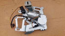 03-08 W219 Mercedes Cls500 Cls550 Power Trunk Opener Motor Actuator E55 E63 E500 image 2