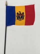 New Moldova Mini Desk Flag - Black Wood Stick Gold Top 4” X 6” - £3.95 GBP