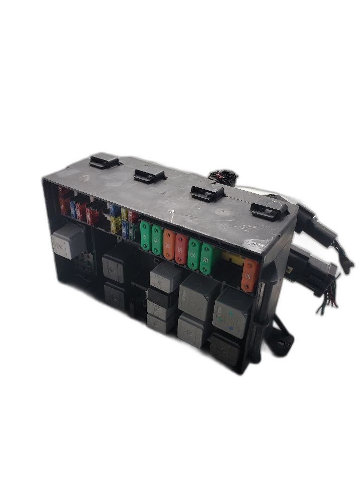 Fuse Box Engine Without Fog Lamps With Cruise Control Fits 06-07 FOCUS 1331542 Item image 8