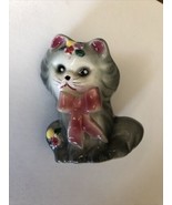 Salt shaker grey cat vintage handpainted flowers and bow 3 in. high - $237.75 MXN