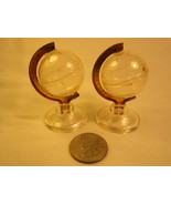 Vintage PLASTIC Salt &amp; Pepper Shaker GLOBE Earth [Z230a] - $6.38