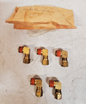 5 Quantity of Mack Trucks Elbows 63AX 51092R (5 Qty) - $914.60 MXN