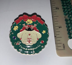 Sanrio Pompompurin Holiday Christmas Wreath Pin - £5.53 GBP