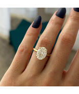 4 Ct Oval E VVS2 Lab Grown Diamond Hidden Halo 14k Yellow Gold Engagemen... - €2.908,98 EUR