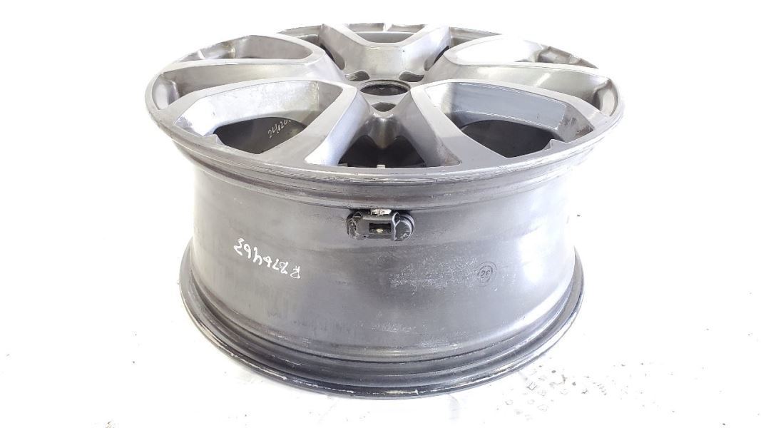 2018 Maserati Levante OEM Wheel Rim 19'' Minor Scuff Item image 3