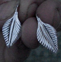 Nice Silver Tone Leaf Shaped Pierced Earrings, Vgc – Pretty Earrings - £6.95 GBP