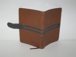NIV Thinline New Testament Compact Bible [Leather Bound] New International Versi - £23.42 GBP