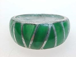 STERLING Vintage RING with GREEN ENAMELING - Size 7 1/4 - £35.96 GBP