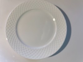 Mikasa Trellis 9. 1/8 inch Salad Plate - $147.38 MXN