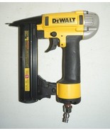 FOR PARTS - DEWALT DWFP1838 18 Gauge Pneumatic 1/4&quot; Air Crown Stapler St... - $400.98 MXN