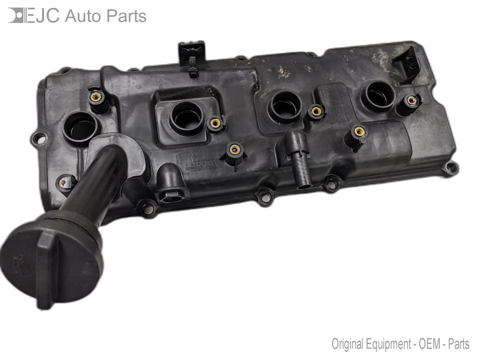 Right Valve Cover For 04-07 Nissan Titan  5.6 132647S000 Gas - $49.45