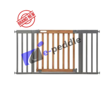 Summer Infant West End Extra Wide Safety Pet and Baby  Honey Oak / Slate... - $1,082.61 MXN