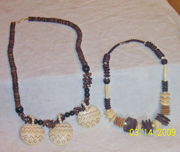 2 Trendy fashion vintage chunky wood bead necklaces used worn nice - £11.84 GBP