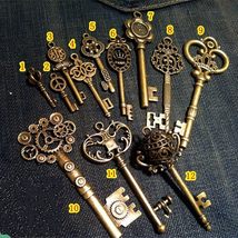 12PCS Antique Bronze Vintage Keys Charm Set Royal - £11.19 GBP