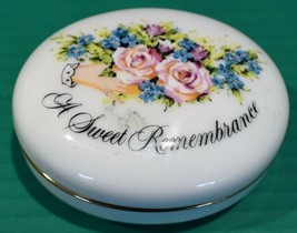 Avon Valentine s Day 1982  A Sweet Remembrance  Trinket Box - £9.74 GBP