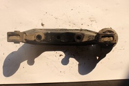 1999-2003 LEXUS RX300 AWD REAR AUTOMATIC TRANSMISSION MOUNT BRACKET K3026 image 5