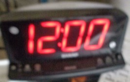 Sharp Intertek Digital Alarm Clock – Model SPC1225 – with Battery Backup – VGC - £23.67 GBP