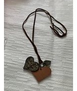 Fancy Heart Pendant Metal &amp; Leather Cord - $545.44 MXN