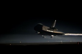 Final landing of Space Shuttle program of Atlantis after STS-135 Photo P... - £7.04 GBP+