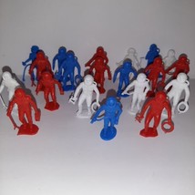 MPC MARX Vintage Astronauts Space Men Mini Plastic x20 Red White &amp; Blue - £14.01 GBP