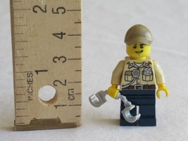 LEGO Male Police Officer Man Minifigure Handcuffs City 60065 ATV Patrol ... - $177.01 MXN