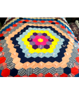 Quilt Hexagon Pattern Hand Sewn Vintage Full Bedspread Patchwork Quilt 7... - $175.00