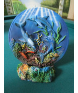 CLASSIC WILDLIFE DOLPHINS SCULPTURE PLATE WITH STAND NIB ORIGINAL - $1,049.20 MXN