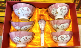 12 PC Pink White Porcelain SLEEPING CAT Maneki Neko Asian Noodle Rice Bo... - £46.89 GBP