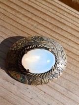 Broosh with moonstone - $462.20 MXN
