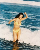Raquel Welch Bikini In Surf 8x10 Photo - £7.66 GBP