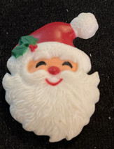 Vintage Plastic Santa Pin - $117.24 MXN