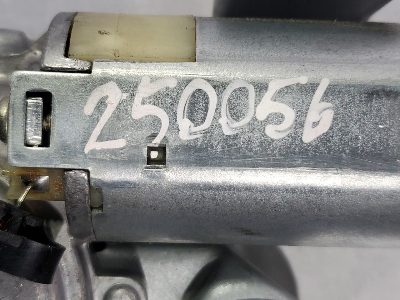 2010 2011 2012 Range Rover OEM Rear Wiper Motor  Item image 9