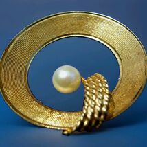Elegant Vintage Design Pearl Brooch Unique Handmade Solid 14k Gold Pin Gift - $1,230.25