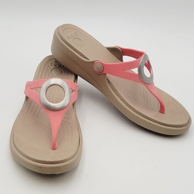 Crocs Sanrah Matte Circle Wedge Flip Sandal Women's Size 8 Coral/Tumbleweed  Item image 9