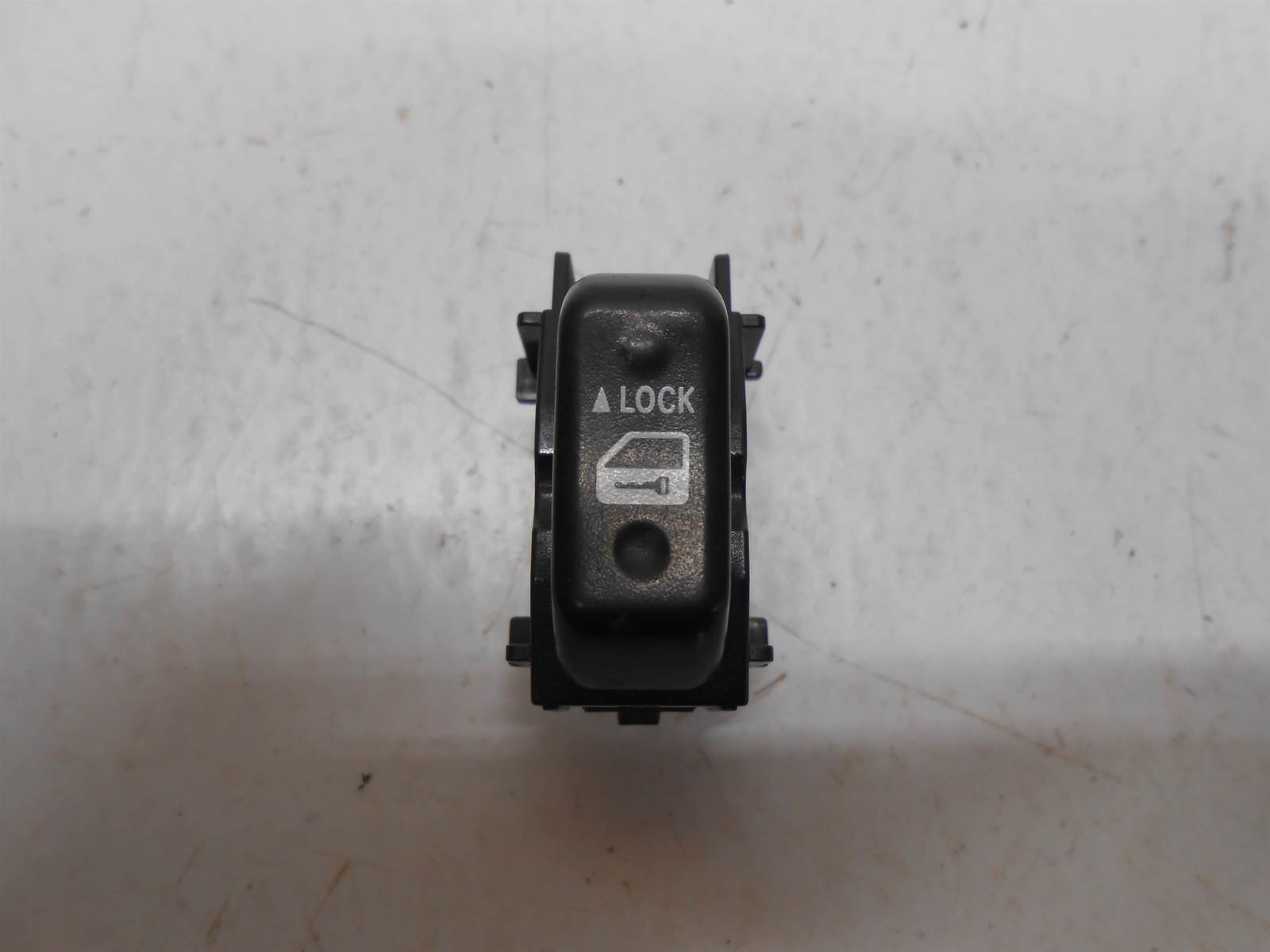 2008 Toyota Corolla Matrix Passenger Right Door Lock Unlock Button - $21.99