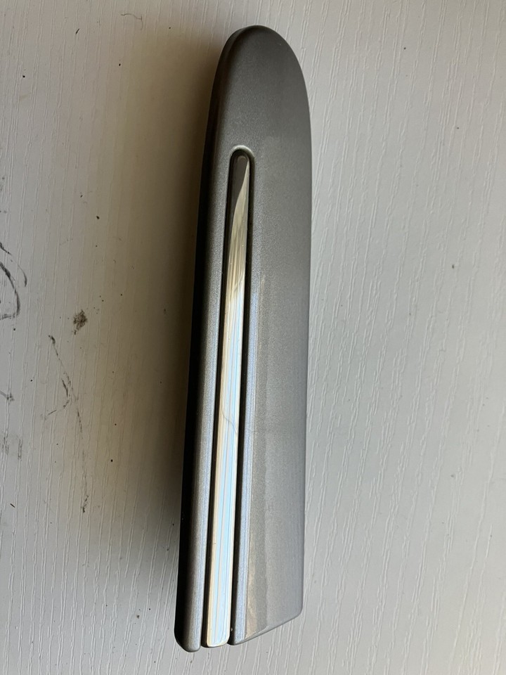 2006 06 Mercedes-Benz E350 W211 Front Fender Molding Trim Right Passenge... - $39.59