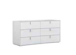 62" X 19" X 30" White  Dresser - $32,941.13 MXN