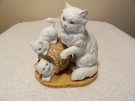 Feline Fun Home Interior Gifts White Cats Kittens Porcelain Figurine14522-98 - £6.77 GBP