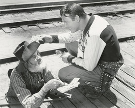 Roy Rogers 8x10 Photo in scene with Gabby Hayes - £6.38 GBP