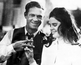 The Getaway 1972 Steve McQueen Ali MacGraw rare on set peace sign 24x30 poster - $29.99