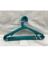 Clothes Hangers Plastic Assorted Green. 10 Count - $73.38 MXN