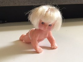 Crawling Blue Eye Blonde Hair Baby 3&quot; figure for Fisher Price doll House vtg - £7.60 GBP