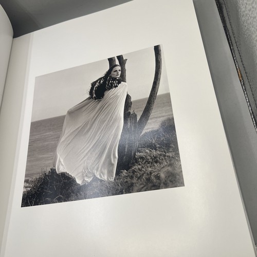 Albert Watson - UFO 2010 - Hardcover Illustrated Rare Book Item image 5