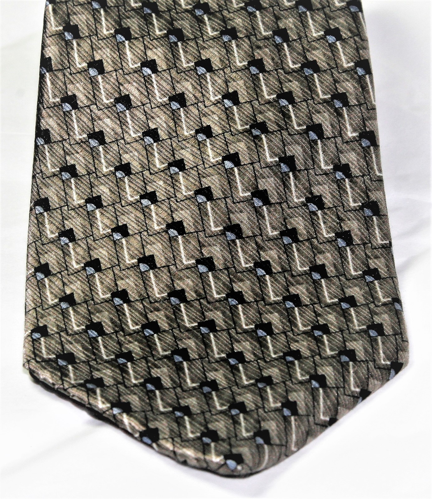 Arrow Geometric Design 100% Silk Men&#39;s Necktie - $7.31